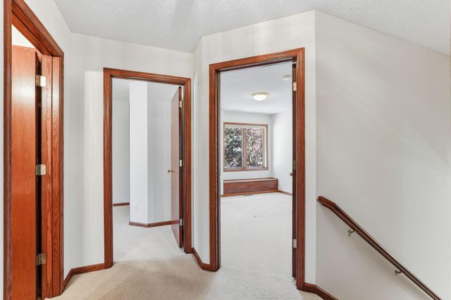 4676 Hamlet Avenue N, Oakdale, MN 55128