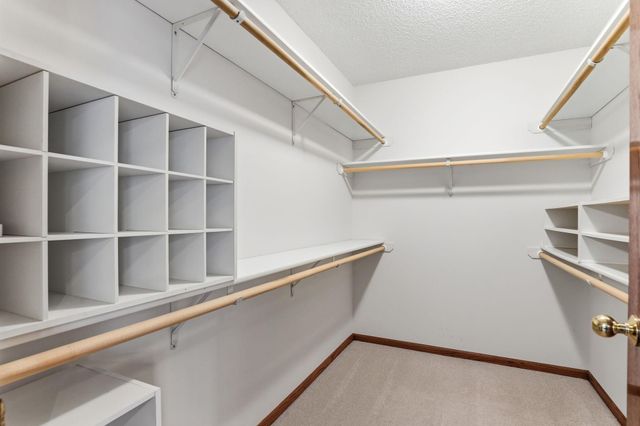 4676 Hamlet Avenue N, Oakdale, MN 55128