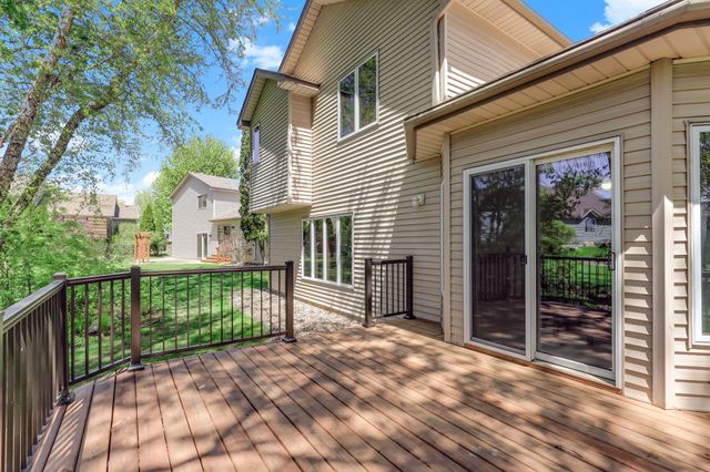 4676 Hamlet Avenue N, Oakdale, MN 55128