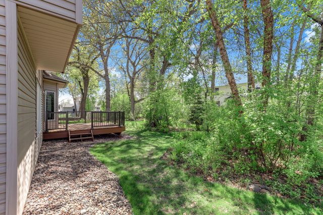 4676 Hamlet Avenue N, Oakdale, MN 55128