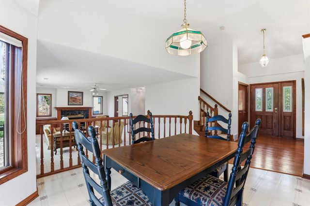 4676 Hamlet Avenue N, Oakdale, MN 55128