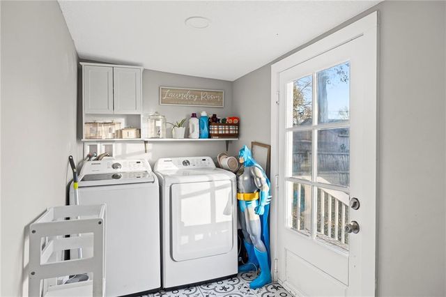 201 E Miami Street, Paola, KS 66071