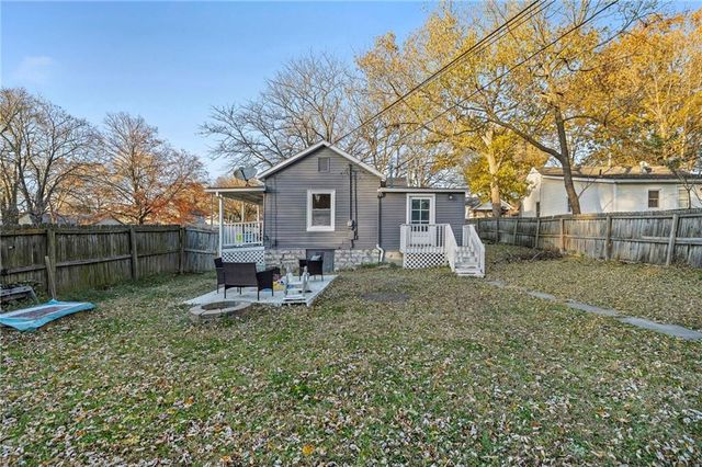 201 E Miami Street, Paola, KS 66071