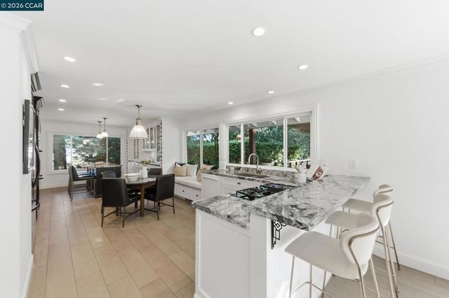 314 314 Draeger Dr, Moraga, CA 94556