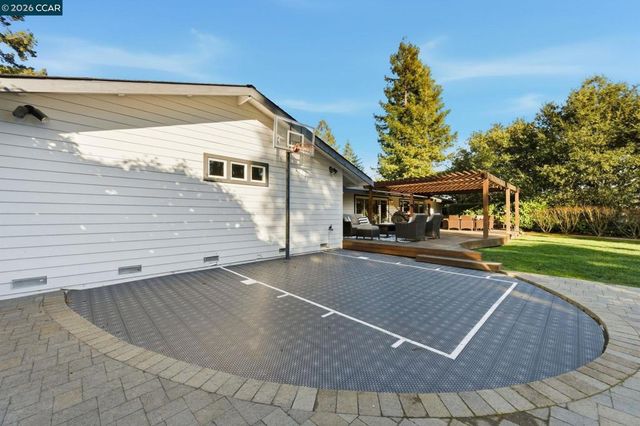 314 314 Draeger Dr, Moraga, CA 94556