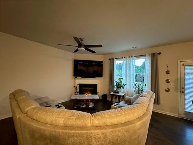 5216 Barberry Avenue, Oakwood, GA 30566