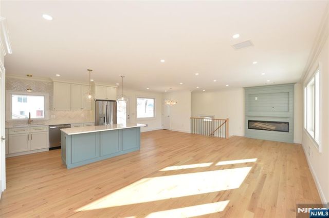 31 Albert Avenue, Fair Lawn, NJ 07410