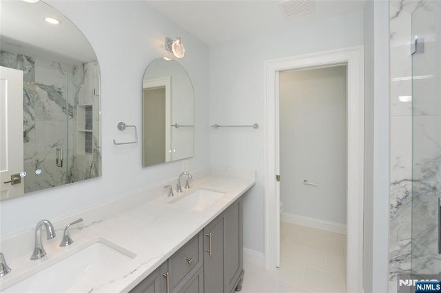 31 Albert Avenue, Fair Lawn, NJ 07410