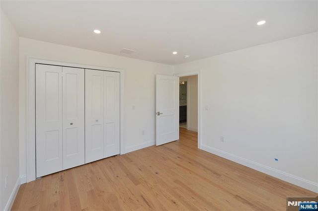 31 Albert Avenue, Fair Lawn, NJ 07410