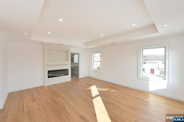 31 Albert Avenue, Fair Lawn, NJ 07410