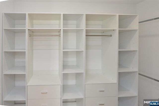 31 Albert Avenue, Fair Lawn, NJ 07410