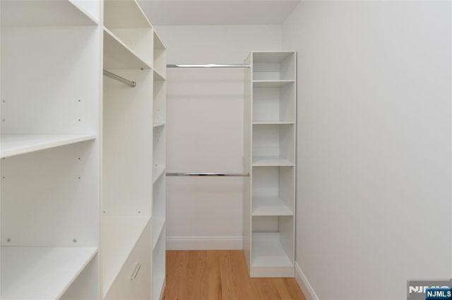 31 Albert Avenue, Fair Lawn, NJ 07410