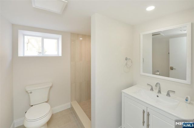 31 Albert Avenue, Fair Lawn, NJ 07410