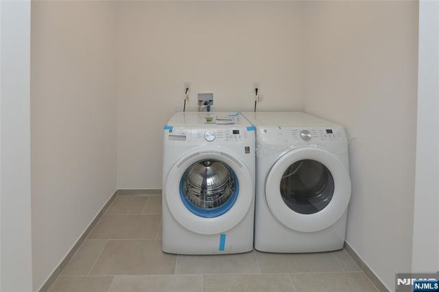 31 Albert Avenue, Fair Lawn, NJ 07410