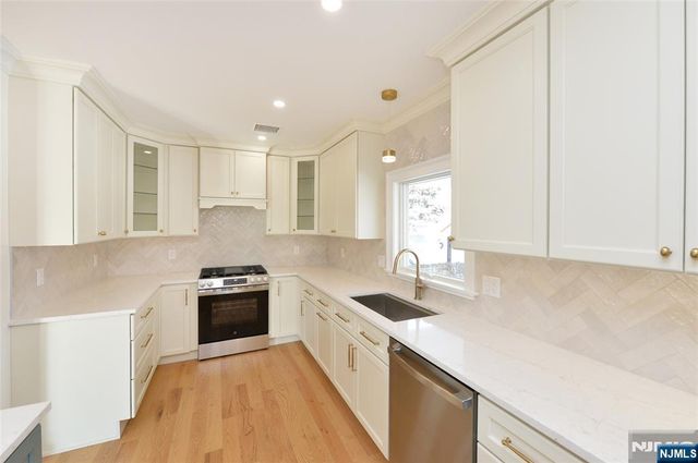 31 Albert Avenue, Fair Lawn, NJ 07410