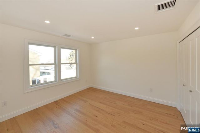 31 Albert Avenue, Fair Lawn, NJ 07410