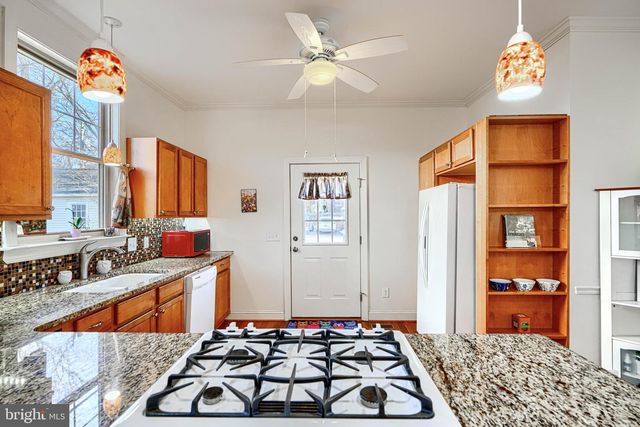 2215 SOUTH RD, Baltimore, MD 21209