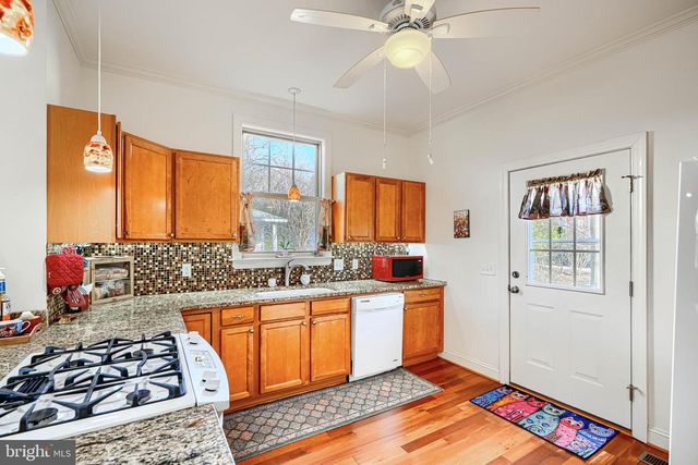 2215 SOUTH RD, Baltimore, MD 21209