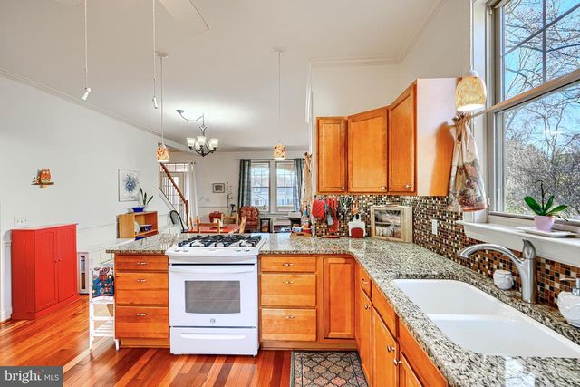 2215 SOUTH RD, Baltimore, MD 21209