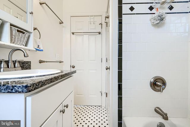 2215 SOUTH RD, Baltimore, MD 21209