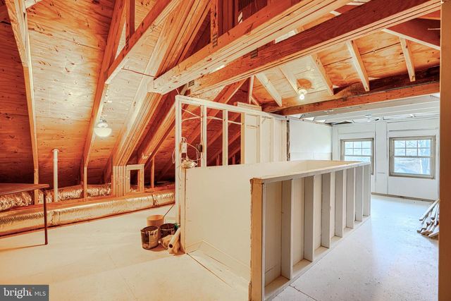 2215 SOUTH RD, Baltimore, MD 21209