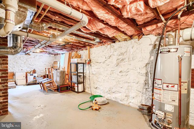 2215 SOUTH RD, Baltimore, MD 21209