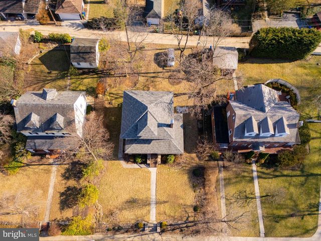 2215 SOUTH RD, Baltimore, MD 21209