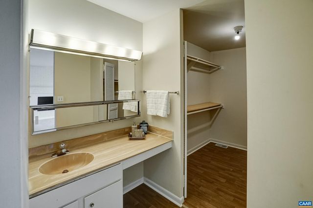 239 HARVEST DR, Charlottesville, VA 22903