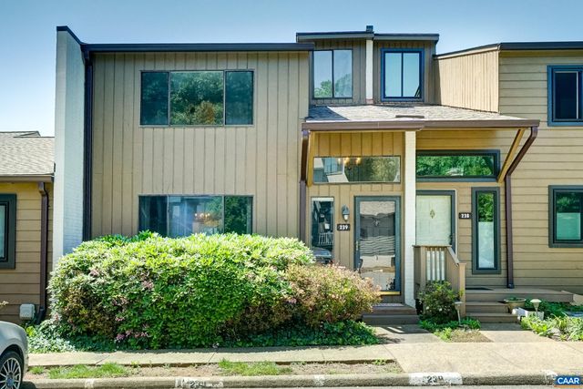 239 HARVEST DR, Charlottesville, VA 22903