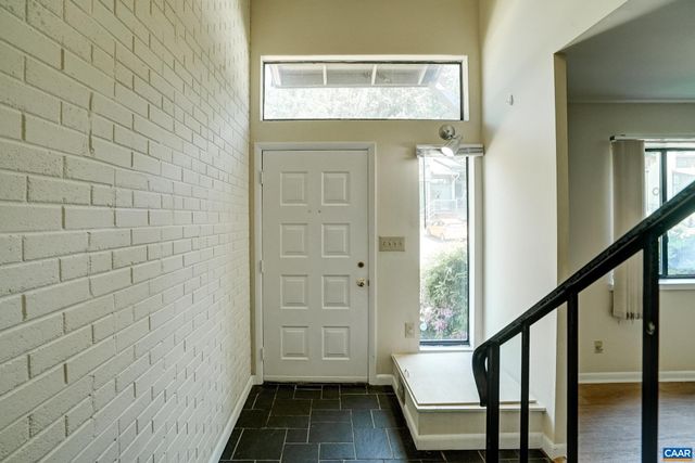 239 HARVEST DR, Charlottesville, VA 22903