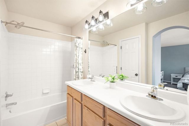 811 Union Street, Lakewood, CO 80401