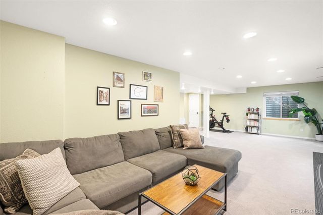 811 Union Street, Lakewood, CO 80401