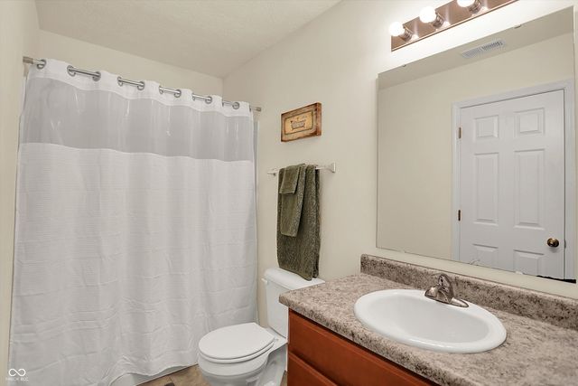 2546 Bridlewood Drive, Franklin, IN 46131