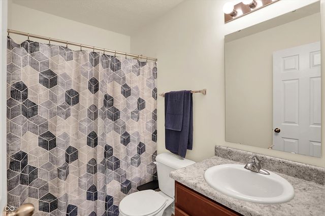 2546 Bridlewood Drive, Franklin, IN 46131