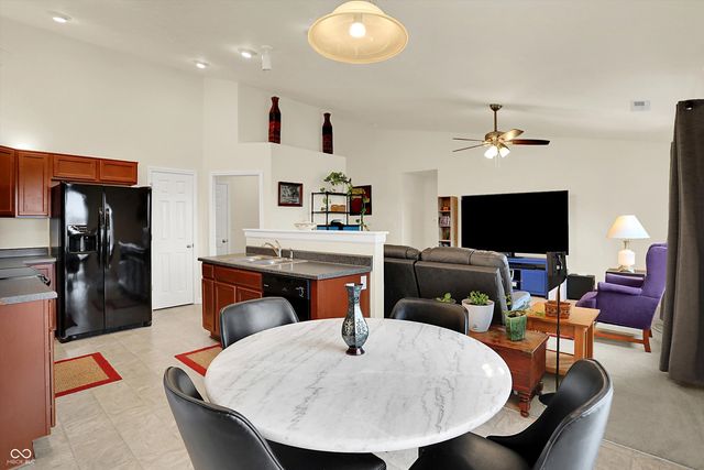 2546 Bridlewood Drive, Franklin, IN 46131