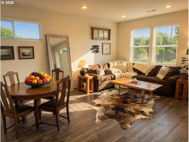 861 N 19TH Ave, Cornelius, OR 97113