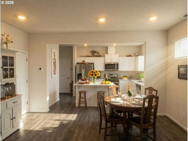 861 N 19TH Ave, Cornelius, OR 97113