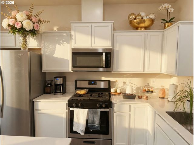 861 N 19TH Ave, Cornelius, OR 97113