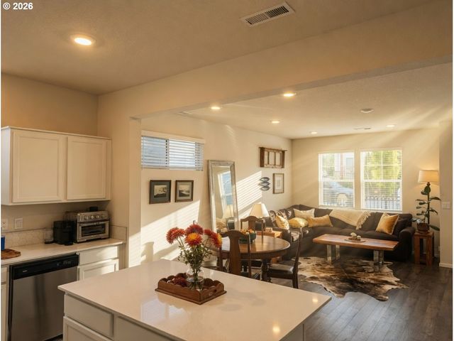 861 N 19TH Ave, Cornelius, OR 97113