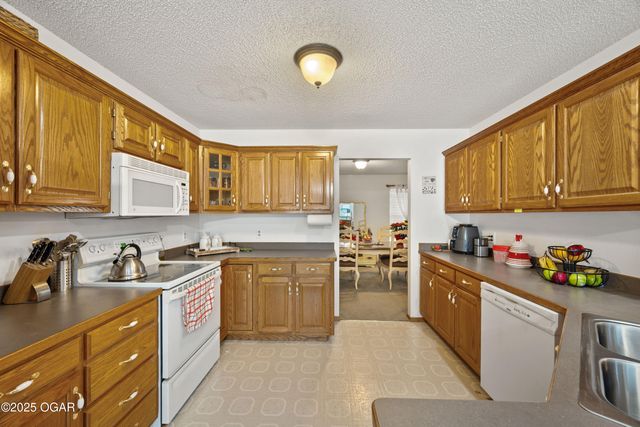 2003 Blue Jay Drive, Webb City, MO 64870