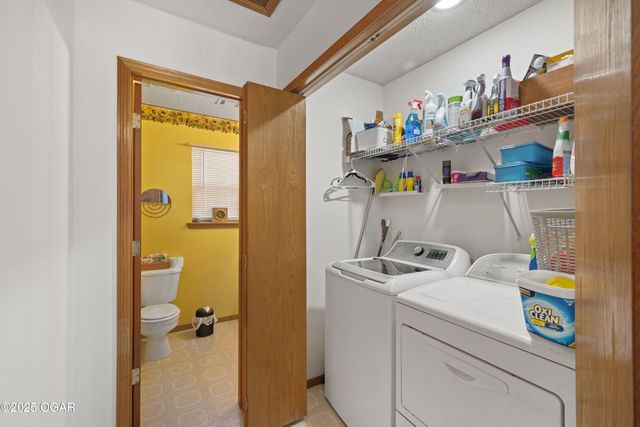 2003 Blue Jay Drive, Webb City, MO 64870