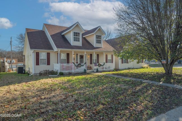 2003 Blue Jay Drive, Webb City, MO 64870