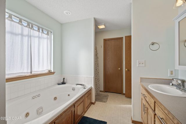 2003 Blue Jay Drive, Webb City, MO 64870