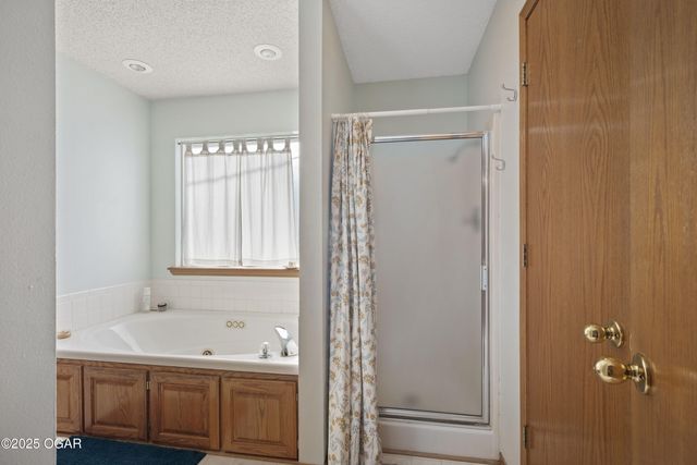 2003 Blue Jay Drive, Webb City, MO 64870