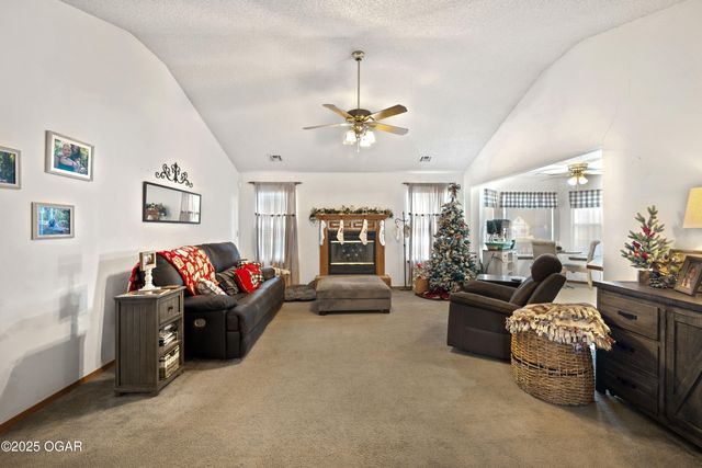 2003 Blue Jay Drive, Webb City, MO 64870