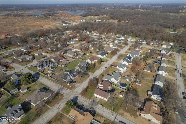 2003 Blue Jay Drive, Webb City, MO 64870