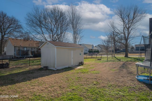 2003 Blue Jay Drive, Webb City, MO 64870