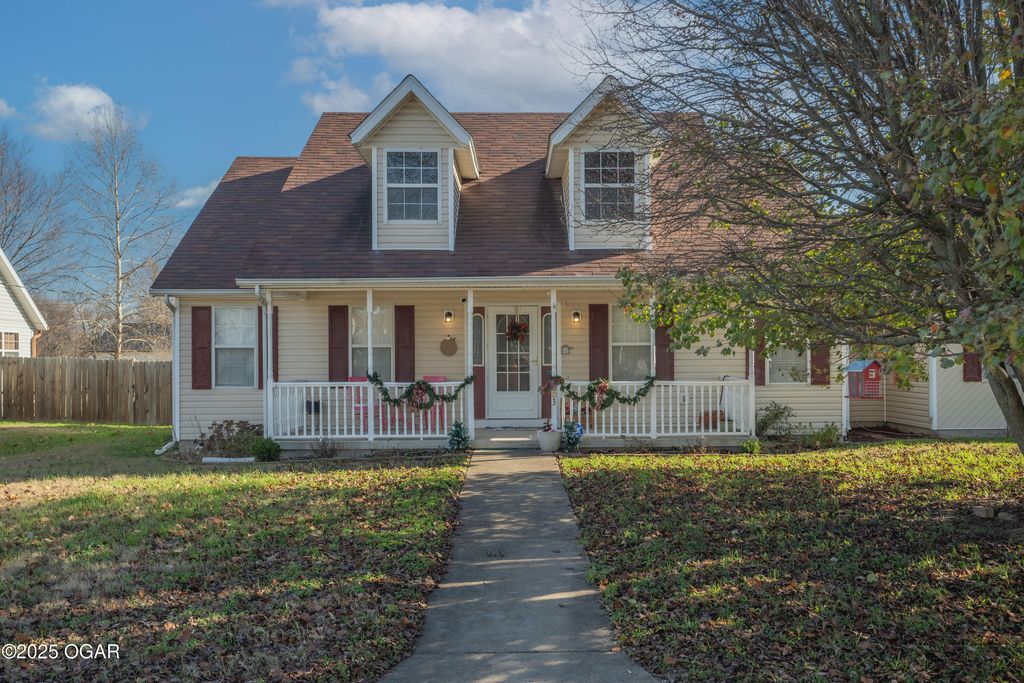 2003 Blue Jay Drive, Webb City, MO 64870