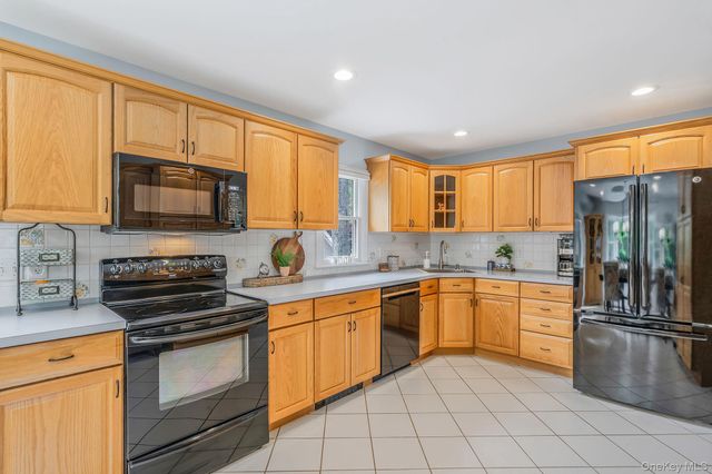 74A Hilltop Drive A, Smithtown, NY 11787