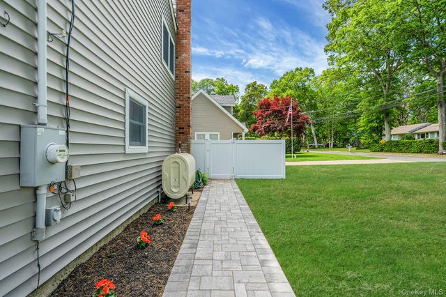 74A Hilltop Drive A, Smithtown, NY 11787